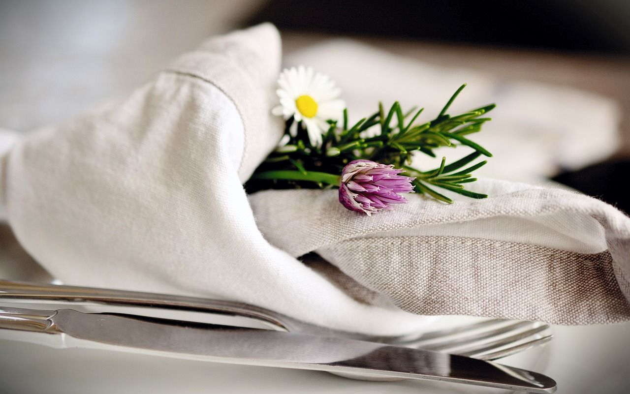 Twój obiad w restauracji - torebki na sztućce z serwetką