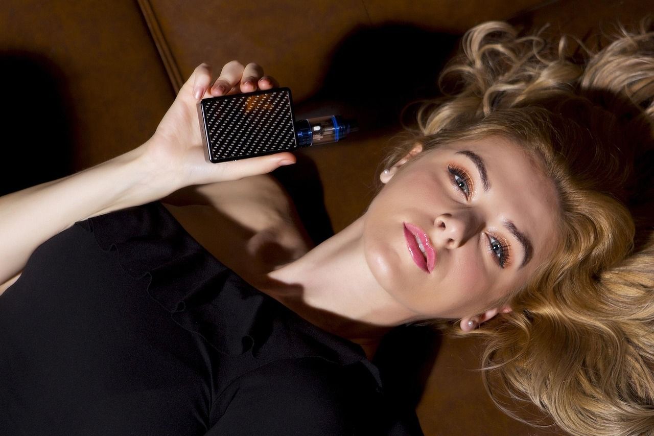 Elektroniczny papieros: dlaczego warto skorzystać z oferty vape shop