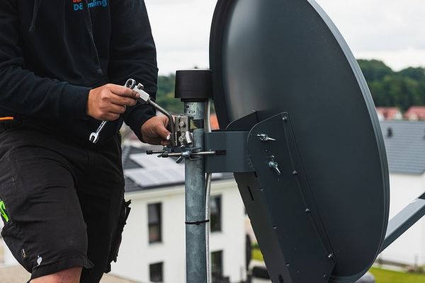 Domowy internet bez zasięgu? Poznaj sprawdzone sposoby na szybsze łącze